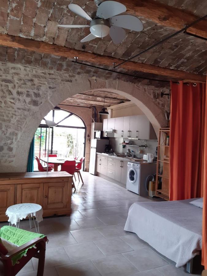 Gites Du Mas Gibert A Saussines Entre Nimes Et Montpellier Bagian luar foto